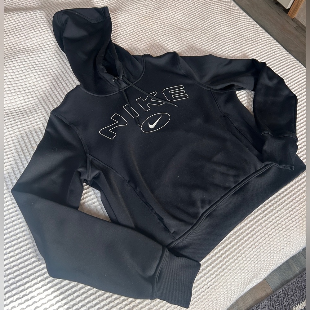 Nike Therma-fit Cropped hoodie

Size: Medium